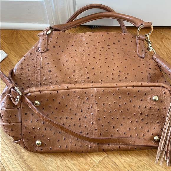 G.I.L.I. Tan Bag with Ostrich Texture - Picture 4 of 9
